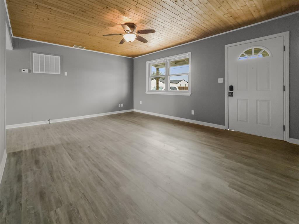 208 W County Line Road