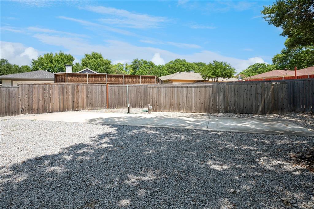 2801 Elmcrest Circle