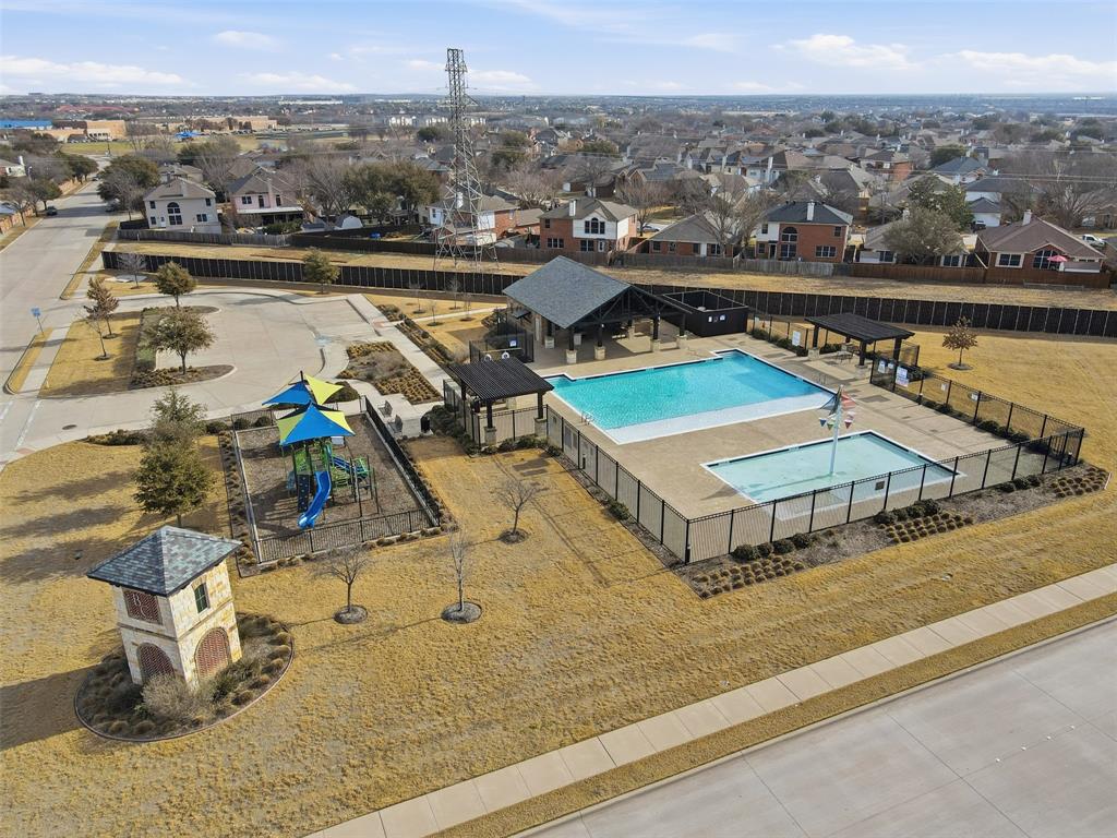 BASSWOOD CROSSING - Residential