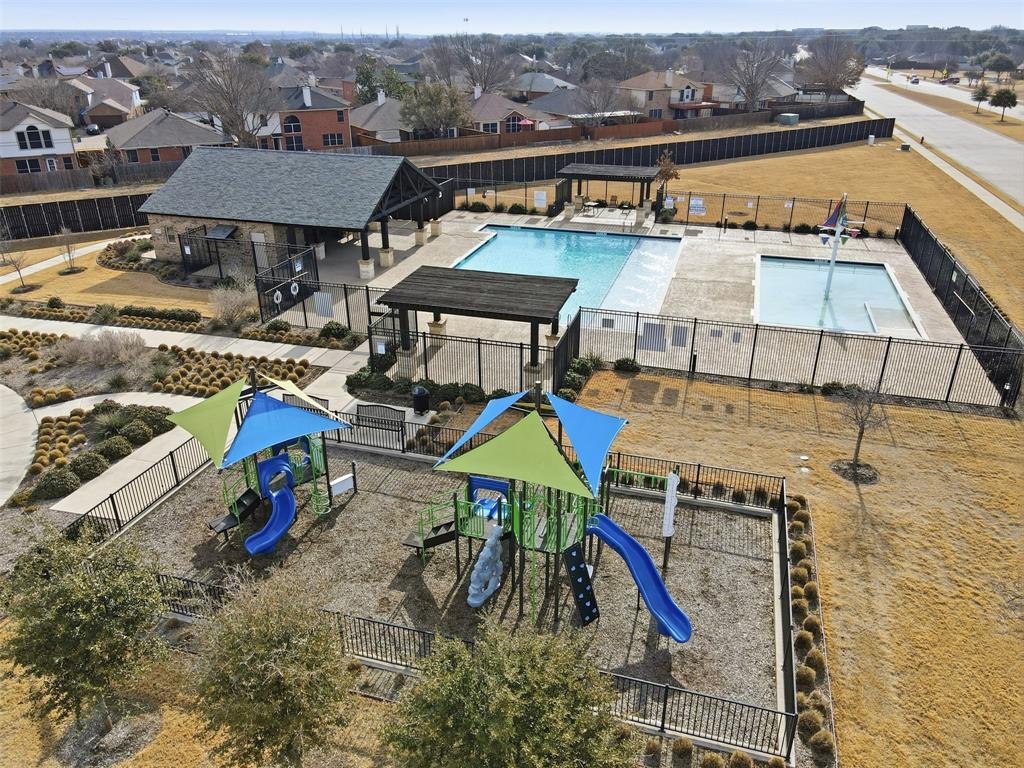 BASSWOOD CROSSING - Residential