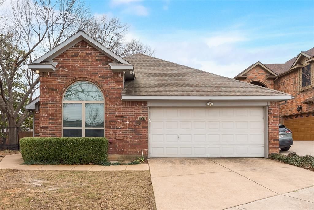Photo of 1220 Royal Crescent Drive, Bedford, TX 76021 (MLS # 21194303)