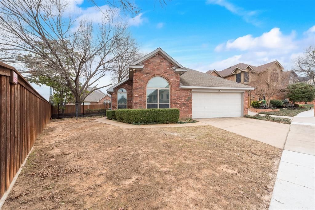 Photo of 1220 Royal Crescent Drive, Bedford, TX 76021 (MLS # 21194303)