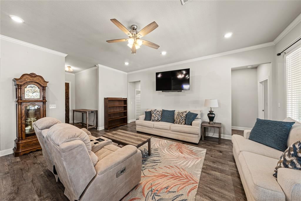 225 Swan Lake
