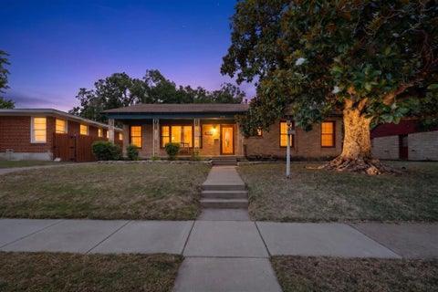 Photo of 3017 Primrose Avenue, Fort Worth, TX 76111 (MLS # 21314856)