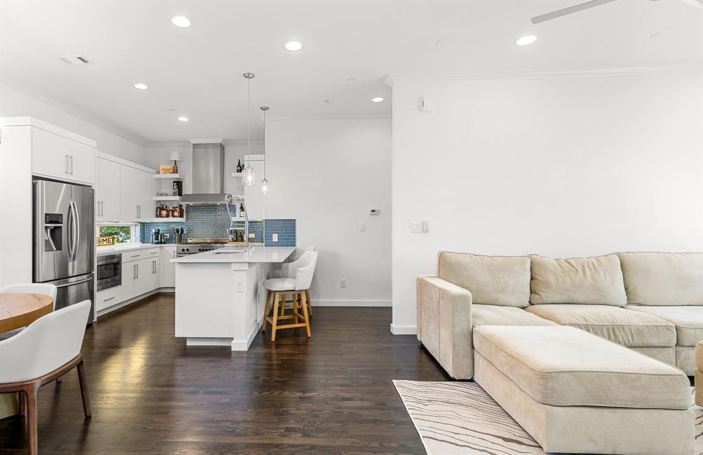 1919 Summit Avenue 2