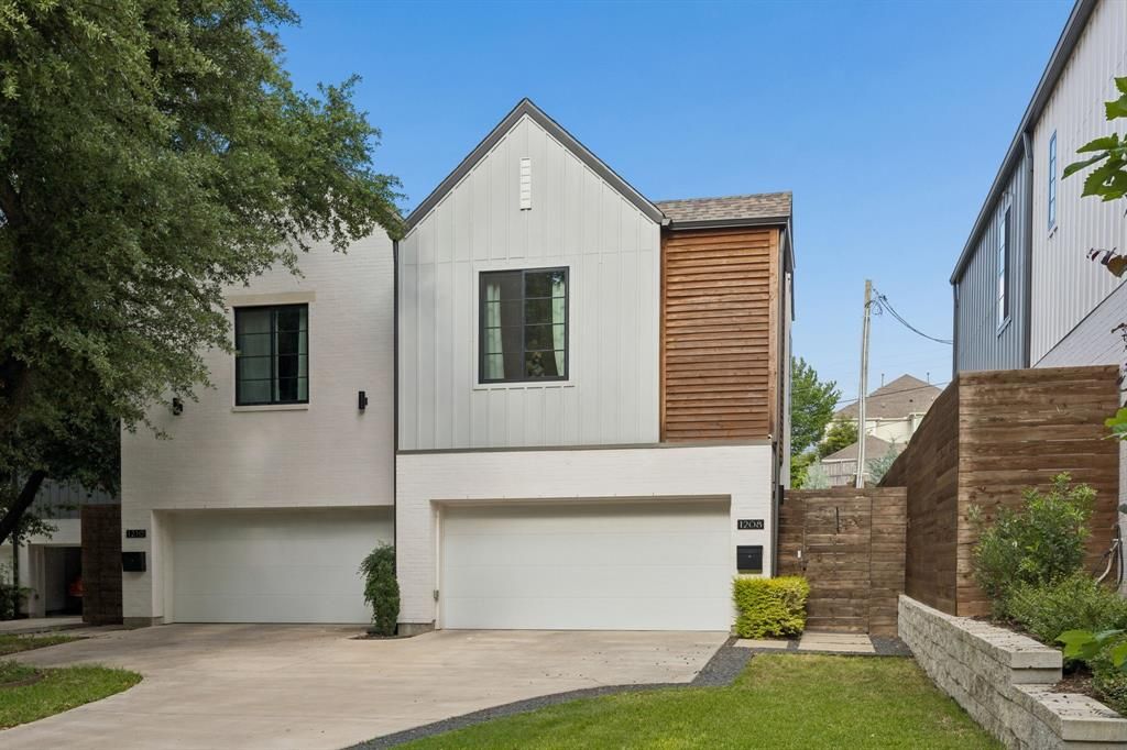 Photo of 1208 Haines Avenue, Dallas, TX 75208 (MLS # 21262789)