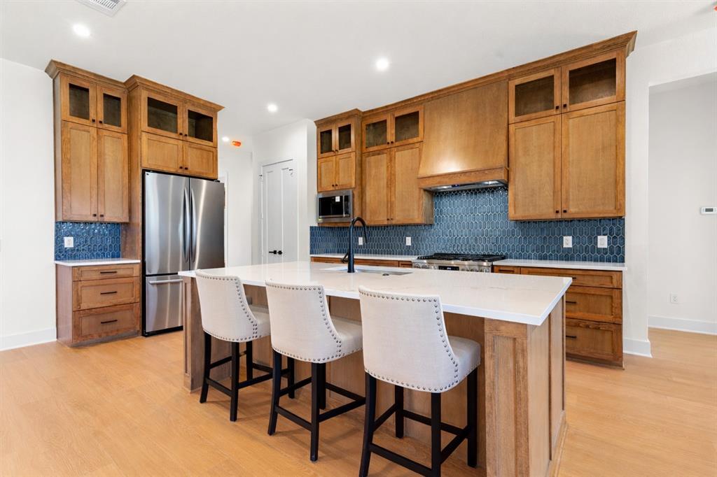 1908 Heritage Knoll Drive