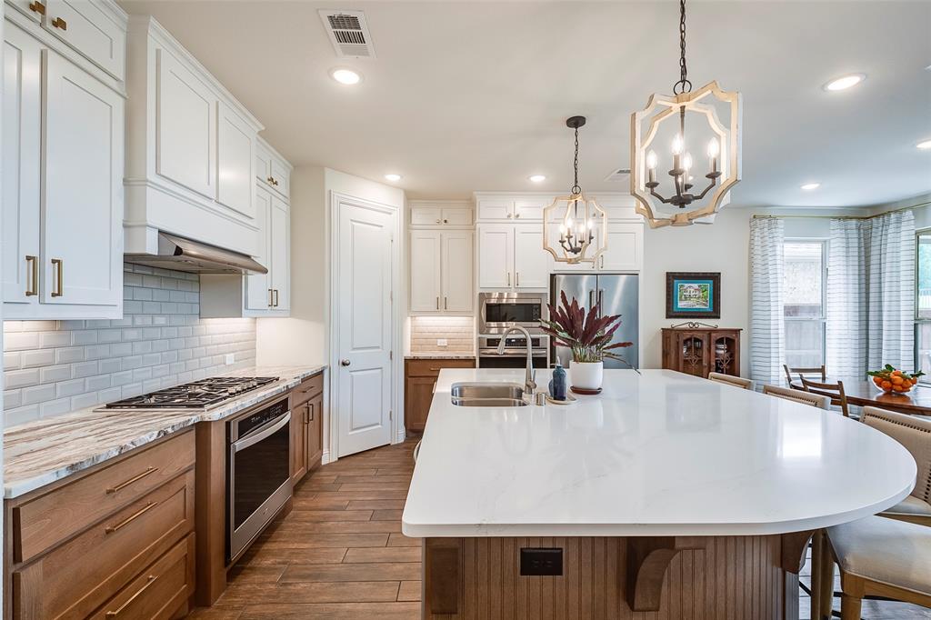 Fort Worth, Texas 76008, United States, 5 Bedrooms Bedrooms, ,4 BathroomsBathrooms,Residential,Active,127133