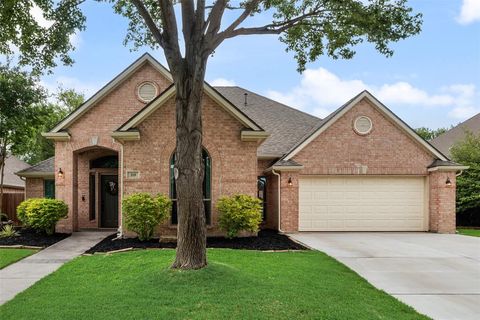 Photo of 318 Lakewood Drive, Trophy Club, TX 76262 (MLS # 21290472)