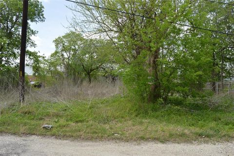 Photo of 4500 Blk Johnson Street, Greenville, TX 75401 (MLS # 21224665)