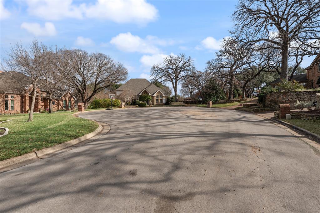 Woodland Hills Colleyville - Residential