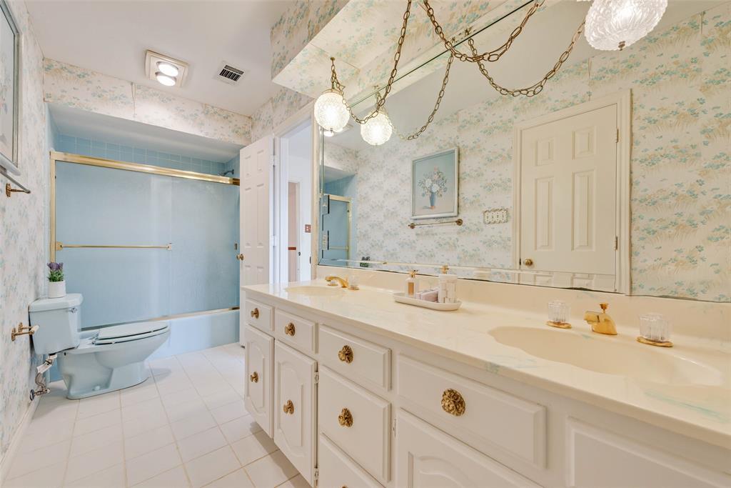 Woodland Hills Colleyville - Residential