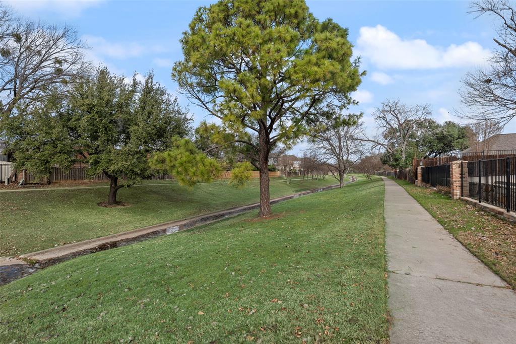 Woodland Hills Colleyville - Residential