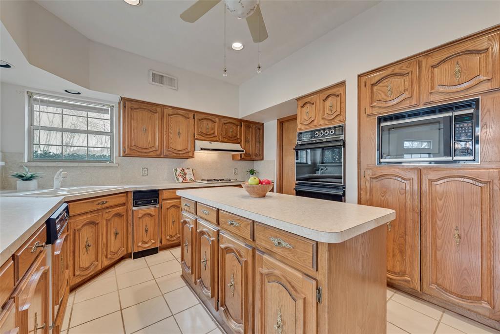 Woodland Hills Colleyville - Residential