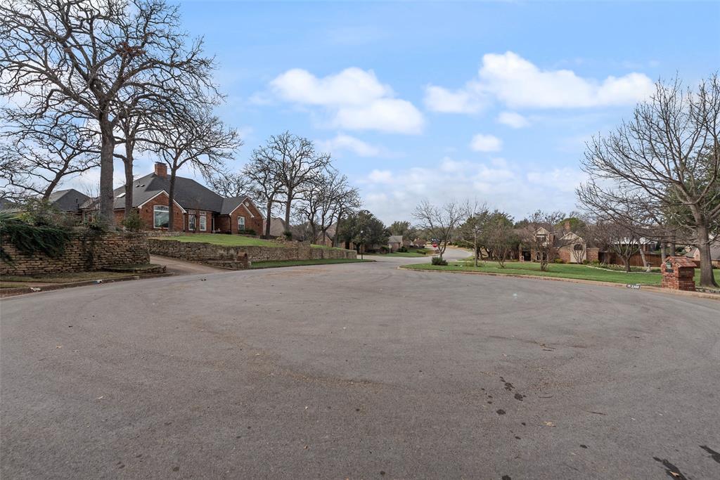 Woodland Hills Colleyville - Residential