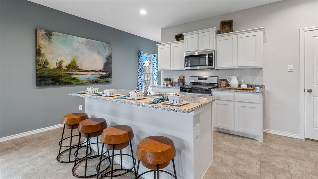 541 SHADED GROVE Drive