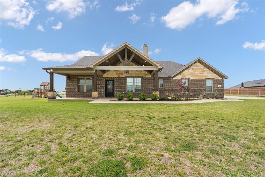 3401 Chinaberry Lane