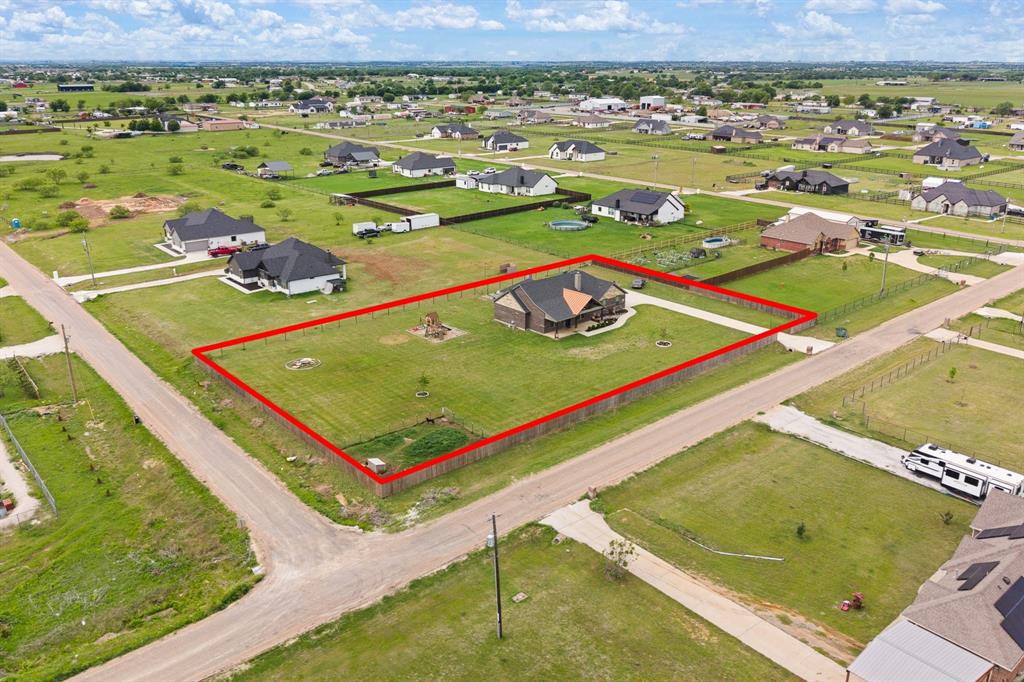 3401 Chinaberry Lane