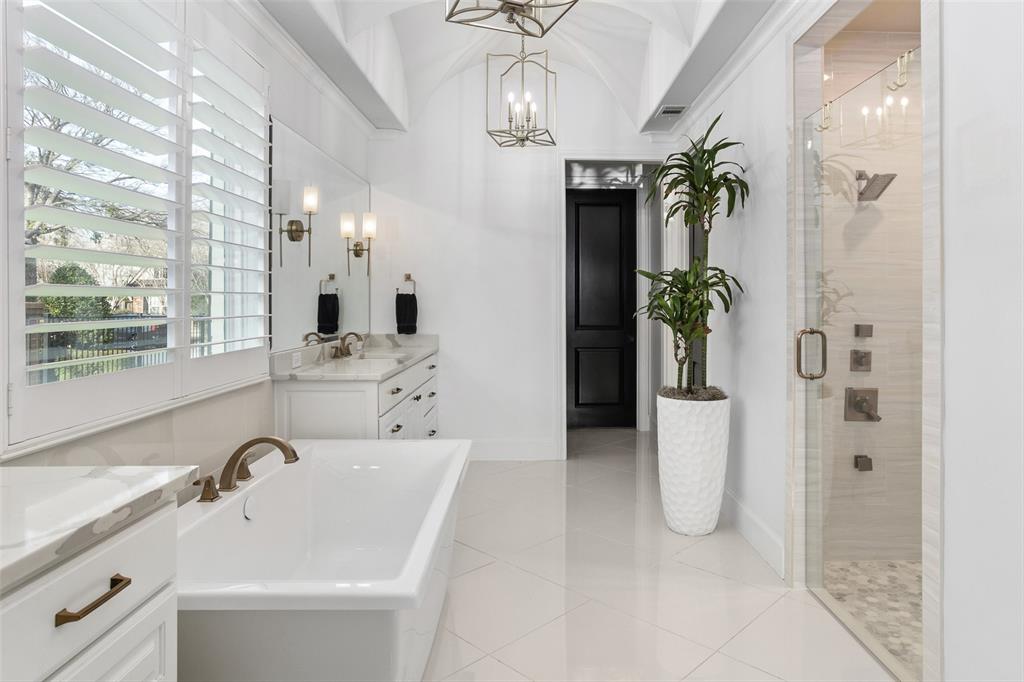 Mira Vista - Residential