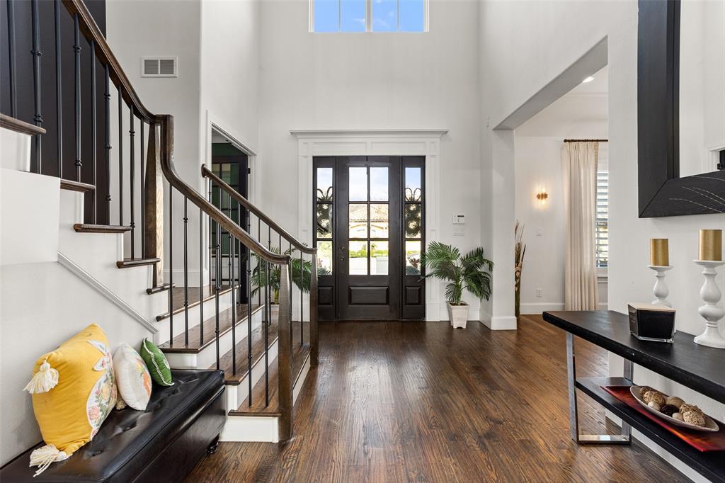 Mira Vista - Residential