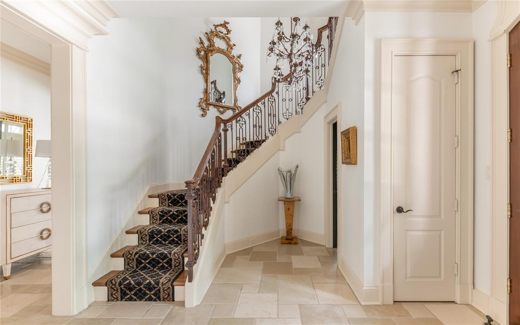 6907 Preston Glen Drive