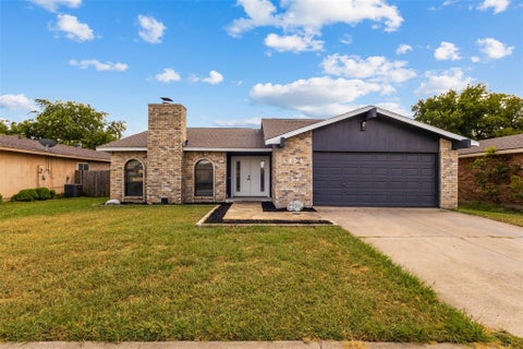 Photo of 4008 Buckwheat Street, Fort Worth, TX 76137 (MLS # 21385458)