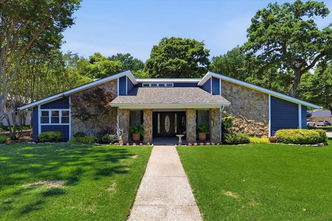 Photo of 2850 Creekwood Drive, Grapevine, TX 76051 (MLS # 21259742)
