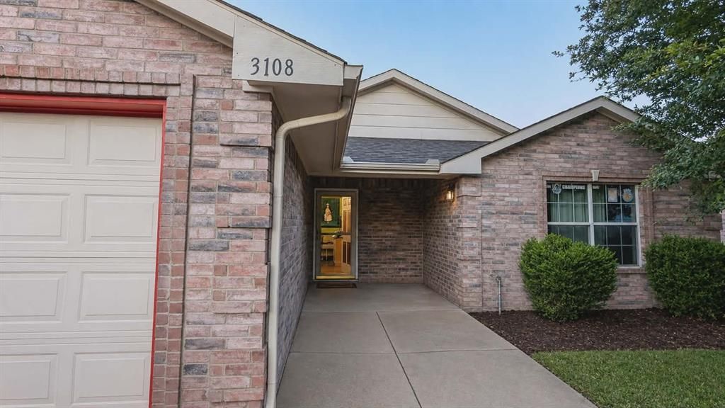 Photo of 3108 Caballero Circle, Dallas, TX 75236 (MLS # 21250730)
