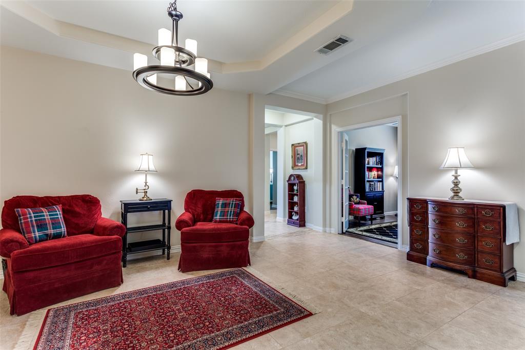 9509 Ravenwood Drive