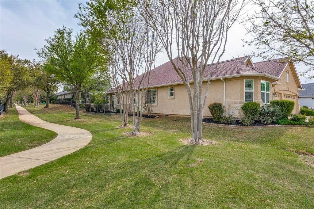 9509 Ravenwood Drive