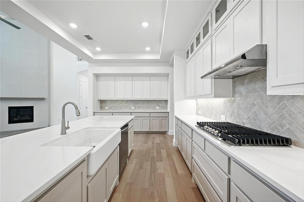 706 Hidden Creek Parkway