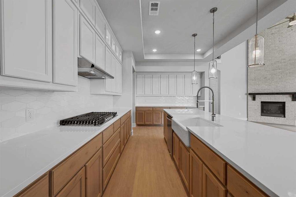 706 Hidden Creek Parkway