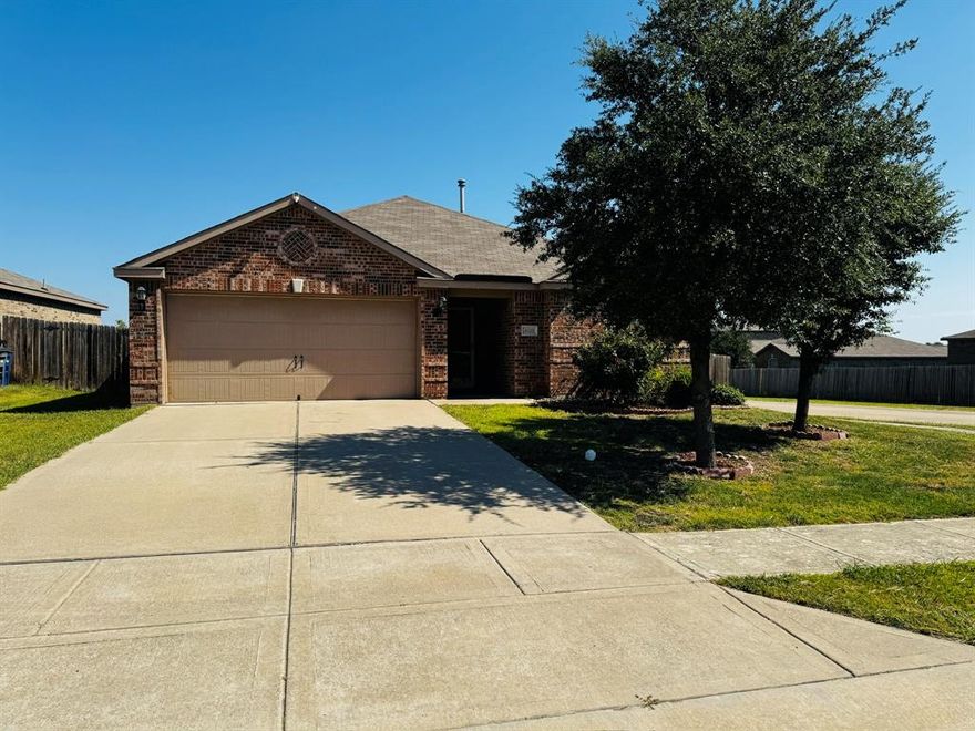 Corner lot, 3 bedroom, 2 bath, 2 car garage in Windmill Farms with fenced yard. Large kitchen with pantry, granite countertops, dishwasher, microwave, gas range, and fridge! Large walk-in closet in primary bedroom. Spacious secondary bedrooms.