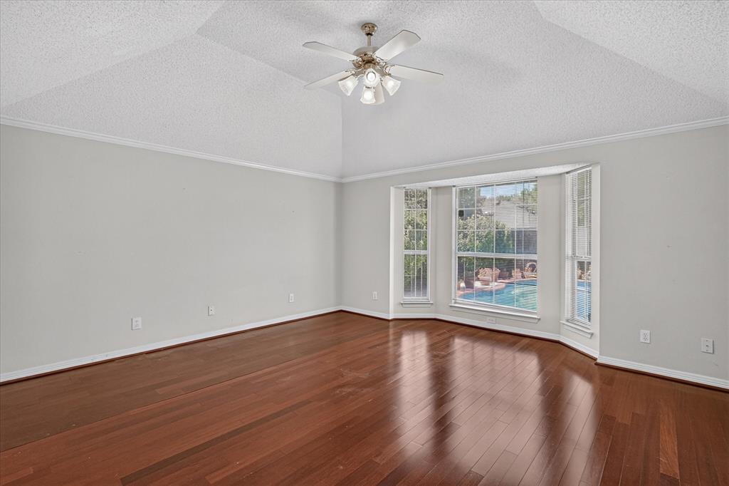 2667 Mum Drive