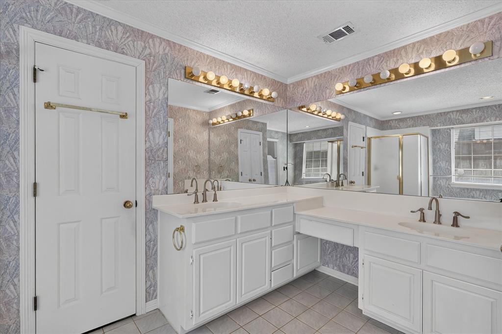 2667 Mum Drive