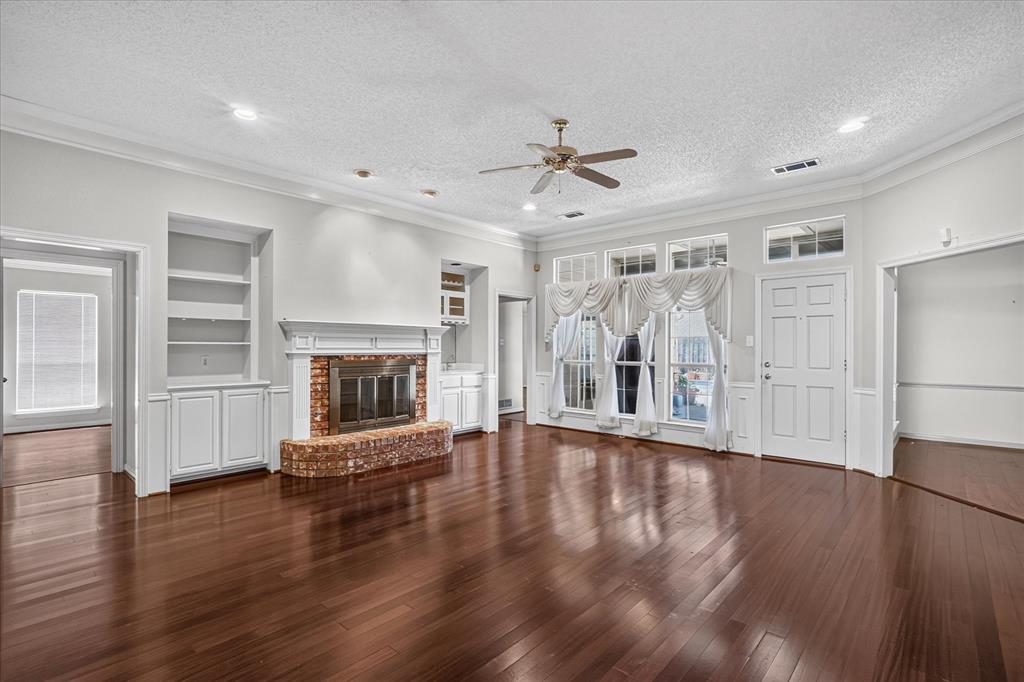 2667 Mum Drive