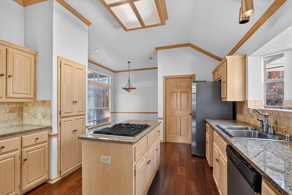 2667 Mum Drive