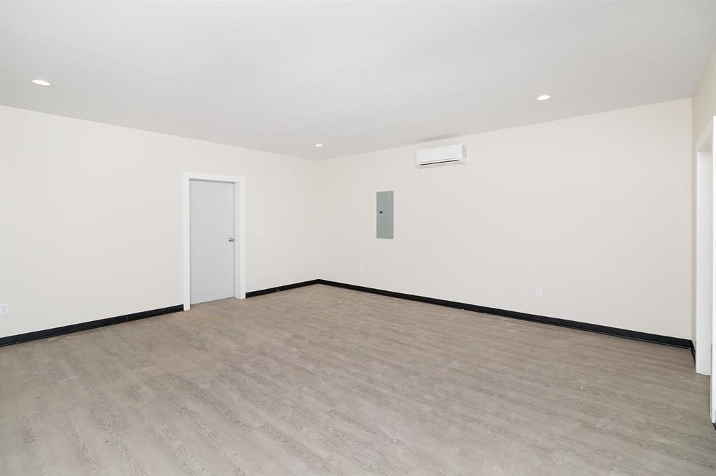 FULCHER - Commercial Sale