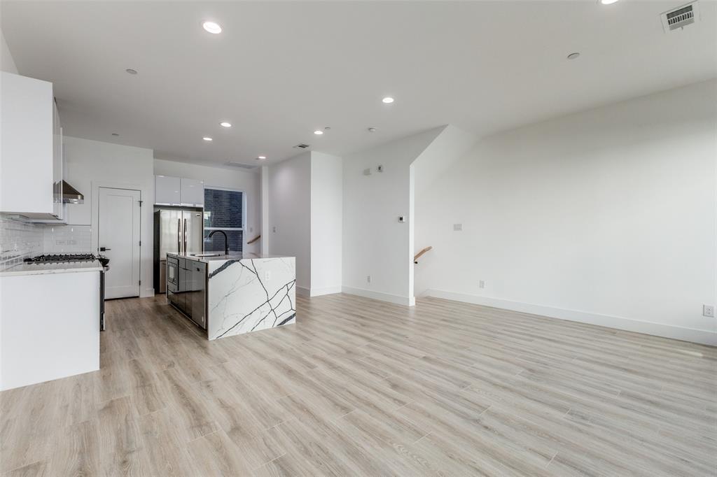 Dallas, Texas 75204, United States, 2 Bedrooms Bedrooms, ,3 BathroomsBathrooms,Residential,Active,4146