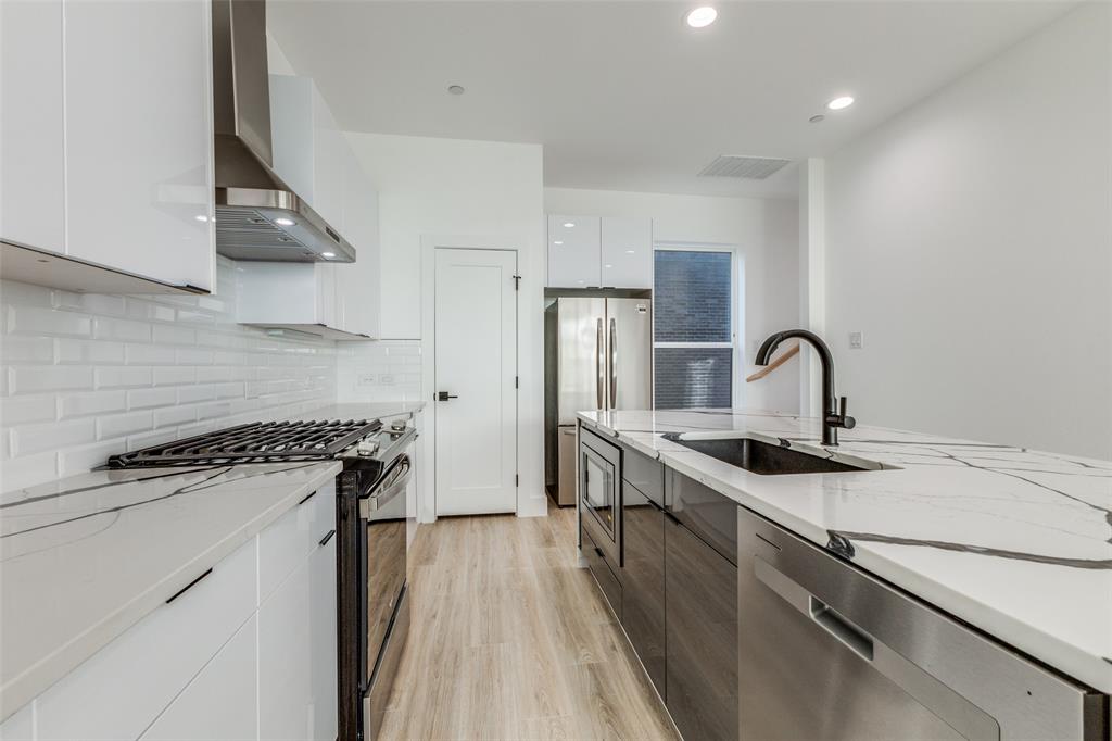 Dallas, Texas 75204, United States, 2 Bedrooms Bedrooms, ,3 BathroomsBathrooms,Residential,Active,4146