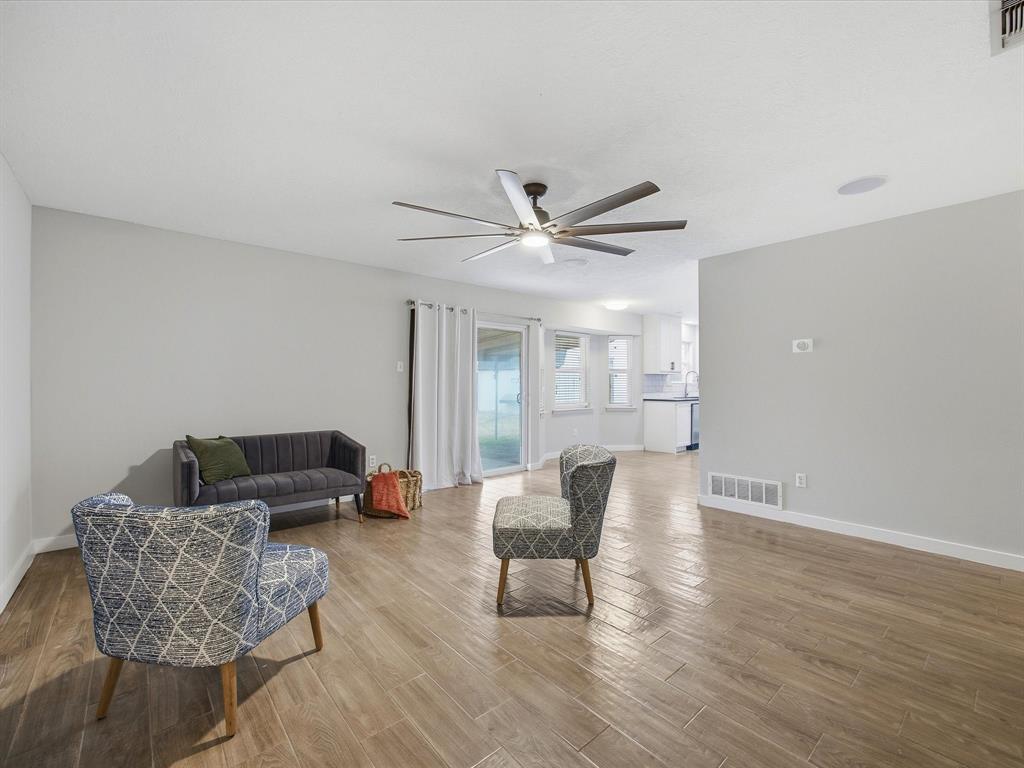 7621 Meadowbrook Drive