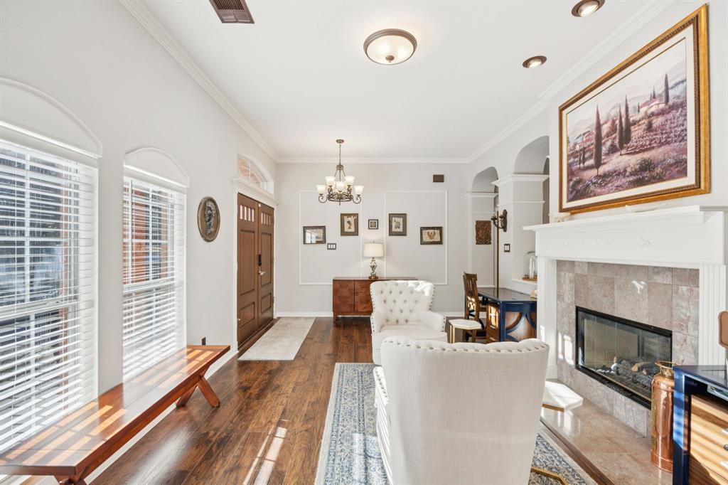 809 Sleepy Hollow Drive