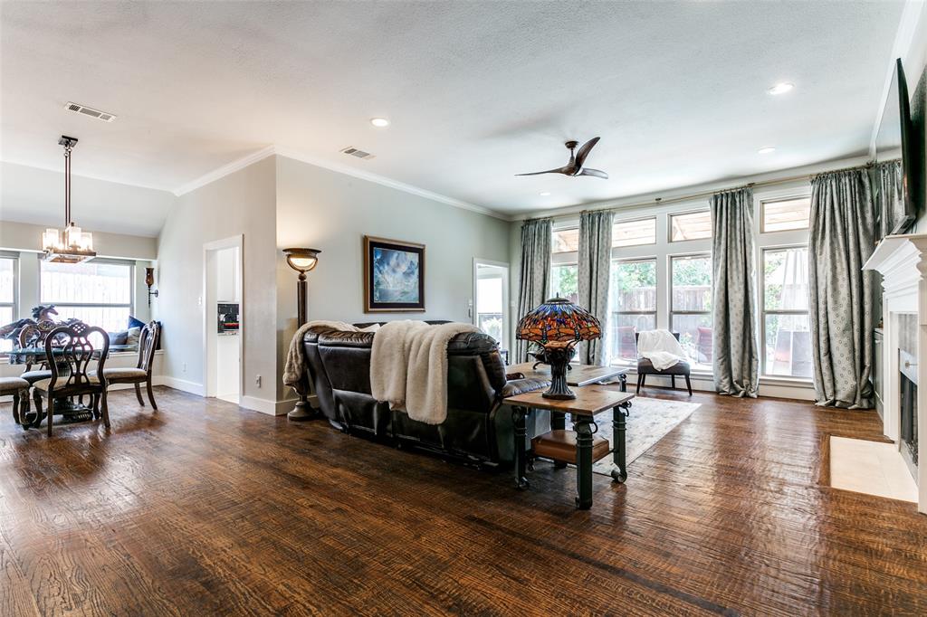 4320 Country Lane