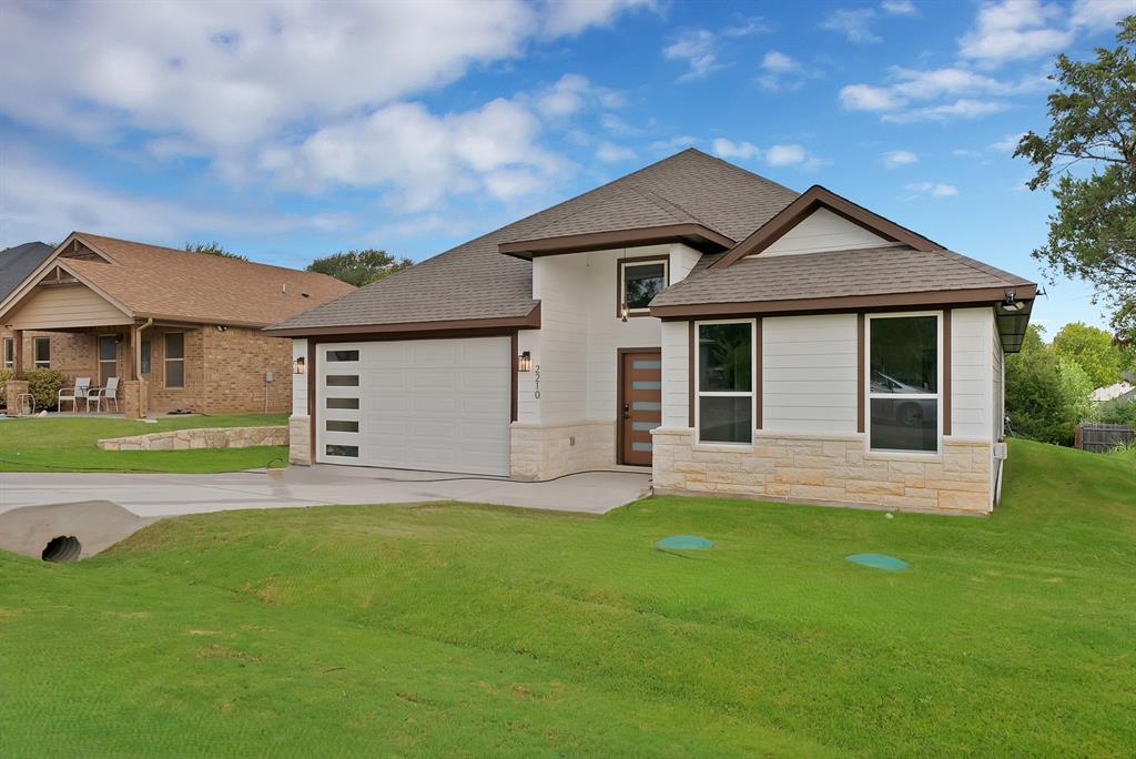 2210 San Saba Court