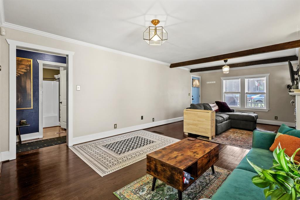 1809 Belle Place