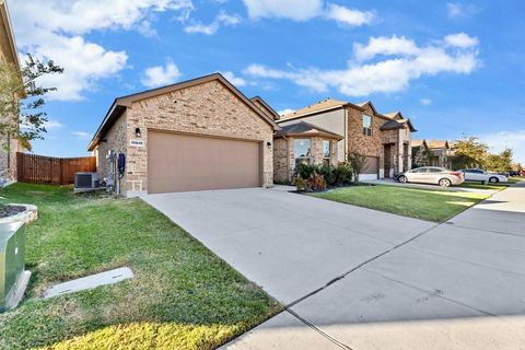 Tiny photo for 15840 Farringdon Street, Fort Worth, TX 76247 (MLS # 21100377)