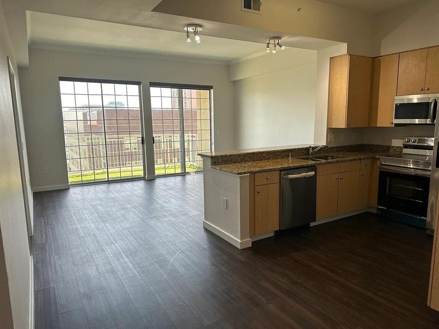 Stylish 7th-floor floor plan featuring a custom breakfast bar and modern finishes throughout. Enjoy beautiful views of Downtown Dallas and all the amenities The Renaissance has to offer, including a resort-style pool, fitness center, and 24-hour concierge.