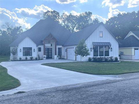 A home in Glen Rose