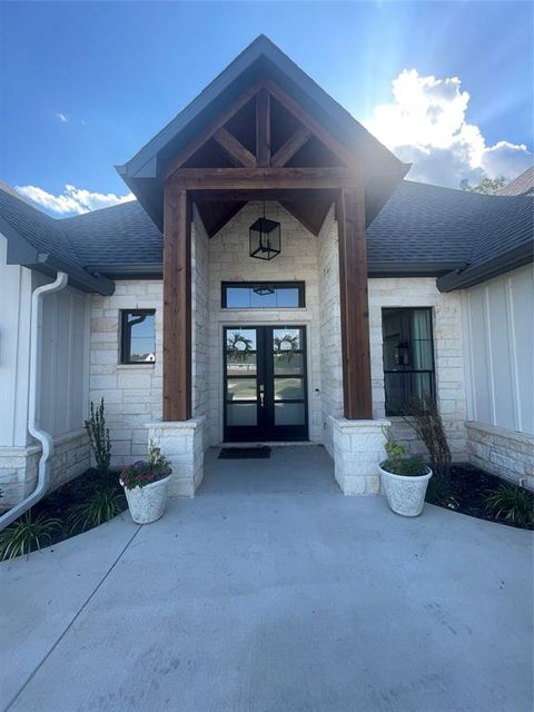 A home in Glen Rose