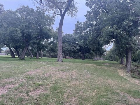 A home in Glen Rose